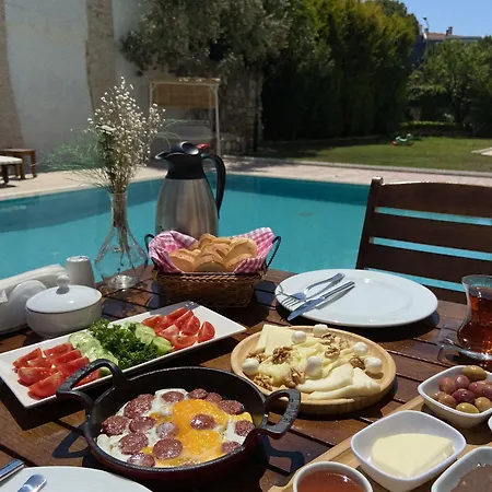 Ege Tulip מלון 4*