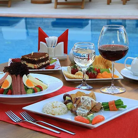 Hotell Ege Tulip Çeşme