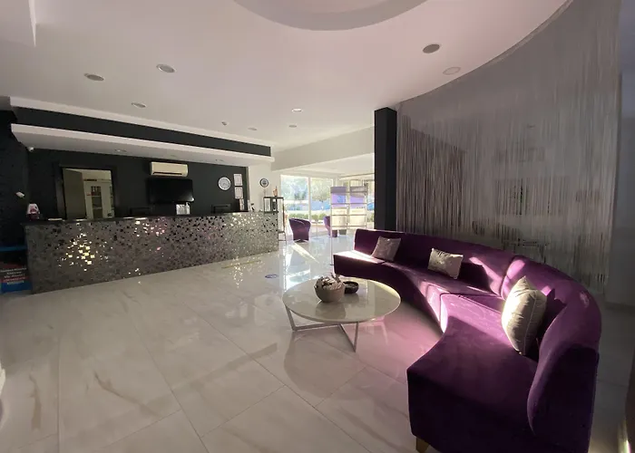 Hotell Ege Tulip Çeşme