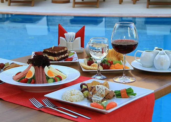 Hotell Ege Tulip Çeşme